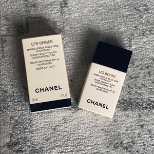 CHANEL Tinted Moisturizer - MEDIUM LIGHT